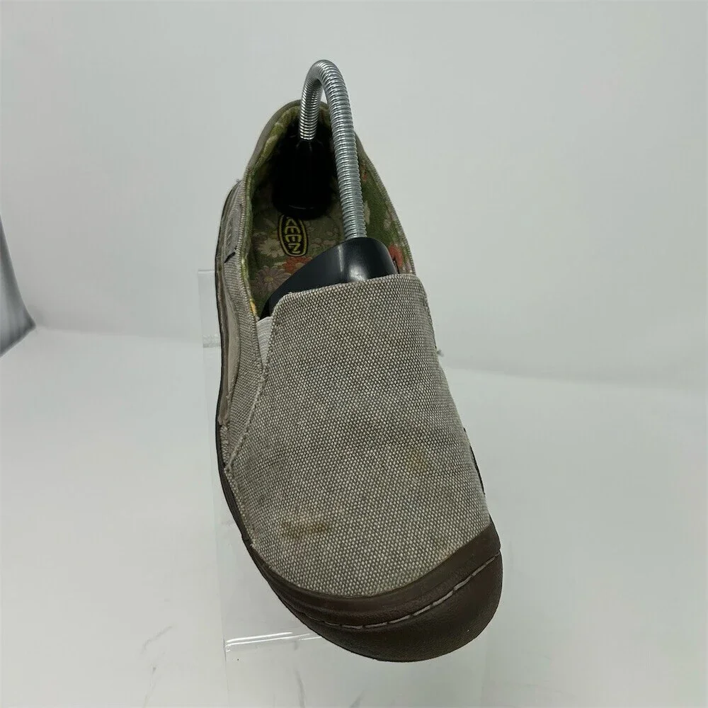 Keen women slip